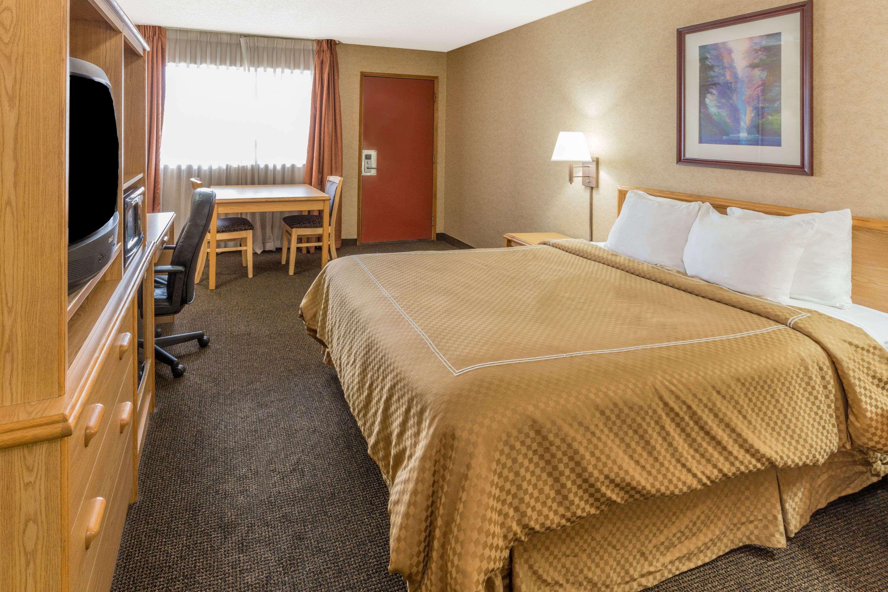 Days Inn By Wyndham Black Bear Salem Luaran gambar
